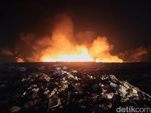 TPA Jatibarang Semarang Terbakar Lagi Malam Ini