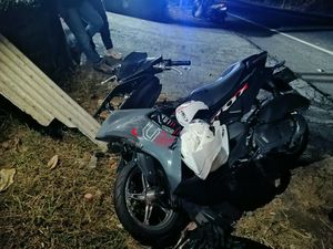 Gagal Salip Truk Tronton, Pemotor Tewas di Jalan Denpasar-Gilimanuk
