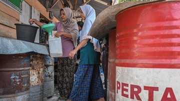 Minyak Tanah Subsidi Rp4.000 per Liter Masih Jadi Andalan Warga Maluku
