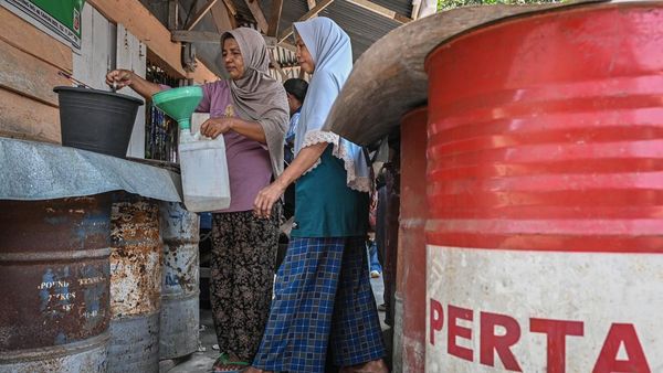 Minyak Tanah Subsidi Rp4.000 per Liter Masih Jadi Andalan Warga Maluku