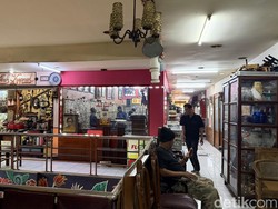 Evolusi Cikapundung: Kala Kaset Pita dan Kamera Analog Merayu Generasi Z