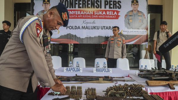 32 Senjata Api dan 358 Peluru Sisa Konflik Diserahkan ke Polisi