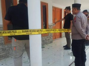 Dua Lansia di Pasuruan Sembunyi di Dapur Saat Rumahnya Dilempari Bondet