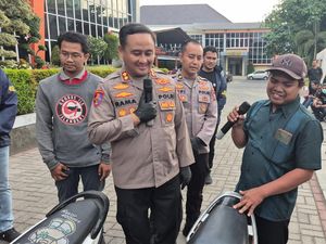 Senyum Lebar Warga Gresik Saat 5 Motor Curian Dikembalikan Kapolres