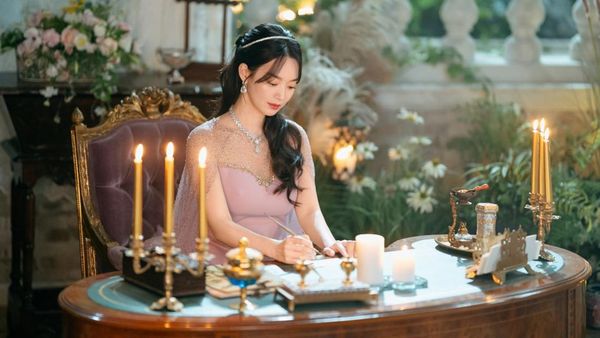 Aura Mempesona Shin Min Ah di The Remarried Empress