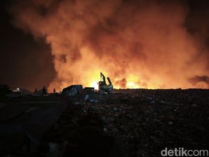Kebakaran TPA Jatibarang Semarang Merembet ke Zona 3