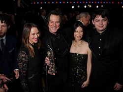 Jim Carey Diam-diam Menikah dengan Wanita Keturunan Korea, Lebih Muda 32 Tahun