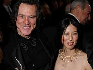 Video: Jim Carrey Resmi Nikahi Pacar yang Beda Usia 32 Tahun!