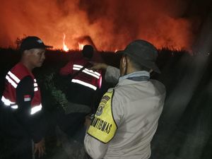 Polres Banyuasin Padamkan Karhutla di Rambutan, Kondisi Masih Berasap