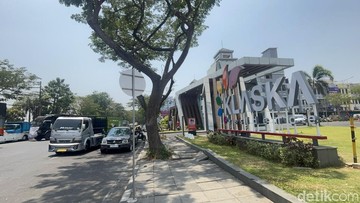 Demo Truk di Pertamina Jagir Bikin Penghuni Apartemen Memutar