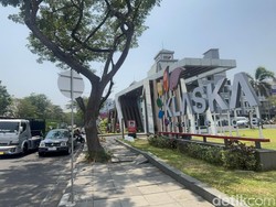 Demo Truk di Pertamina Jagir Bikin Penghuni Apartemen Memutar