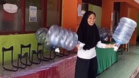 Tak Terduga! Cara Guru SMP Ajak Murid Kurangi Minuman Manis Ini Viral