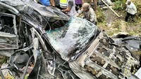 Detik-detik Fortuner Blong Tabrak Tiang Listrik di Batang Tewaskan 1 Orang