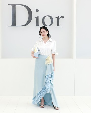 Foto: Adu Gaya Para Bintang Asia di Show Dior, Lingling Kwong Hingga Jisoo