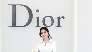 Foto: Adu Gaya Para Bintang Asia di Show Dior, Lingling Kwong Hingga Jisoo