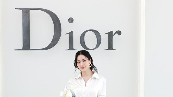 Foto: Adu Gaya Para Bintang Asia di Show Dior, Lingling Kwong Hingga Jisoo