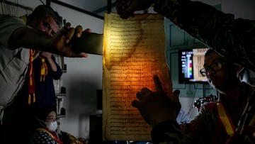 Jejak Sejarah Keraton Solo Dijaga Lewat Digitalisasi Manuskrip Kuno