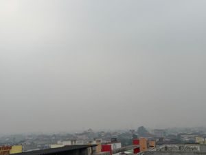 Udara Palembang Masih Status Berbahaya Pagi Ini