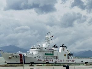 Tegang! Filipina Kirim Kapal-Pesawat Usir Kapal China di Lepas Pantainya
