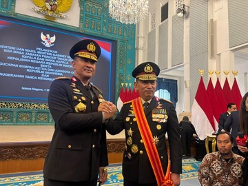 Salam Komando Jenderal Suyudi dan Jenderal Sigit di Istana