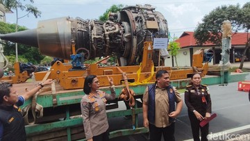 Sindikat Impor 3 Mesin Pesawat Bekas Asal Singapura Ditangkap di Batam