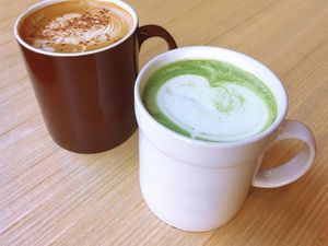 Pilih Minum Kopi atau Teh Hijau? Ini Beda Efek dan Jumlah Kafeinnya