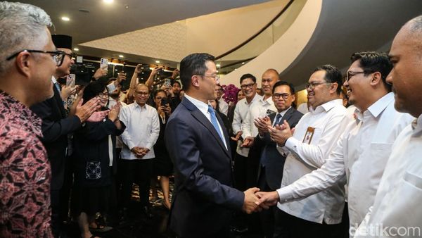 Naik Kelas Jadi Menko, Sugiono Disambut Selamat Pak Menko di Kemlu