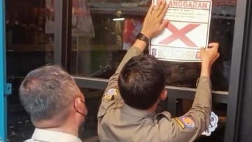Toko di Surabaya Disegel Buntut Jual Miras Eceran di Permukiman