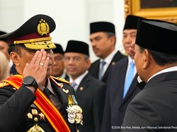Prabowo Anugerahi Komjen Dedi Tanda Kehormatan Bintang Mahaputera Adipradana