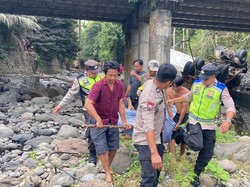 Truk Kontainer Terjun ke Jurang di Jembatan Yeh Bakung Tabanan, Kernet Tewas