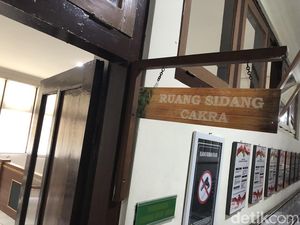 Reno Eks Lurah Concat Didakwa Korupsi Rp 1,7 M dari Selewengkan Tanah Kas Desa