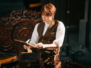 Prince Charming Vibe! Potret Lee Jong Suk di The Remarried Empress