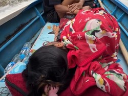 Viral Ibu di Ketapang Melahirkan di Atas Perahu, Ini Fakta dan Kisah Harunya
