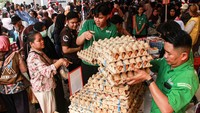Warga Serbu Gerakan Pangan Murah di Palangka Raya