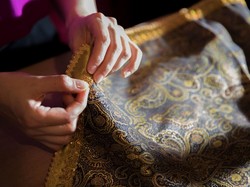 Batik dan Emas, Dua Warisan Bernilai untuk Generasi Mendatang