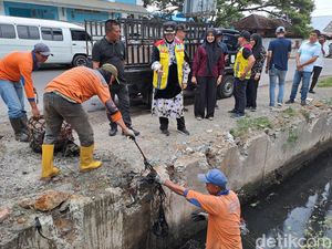 Masuk Musim Penghujan, Pemkot Banda Aceh Bersihkan Drainase Cegah Banjir