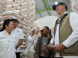 BULOG & Komisi IV DPR Sidak Pasar Induk Beras Cipinang, Stok dan Harga Aman
