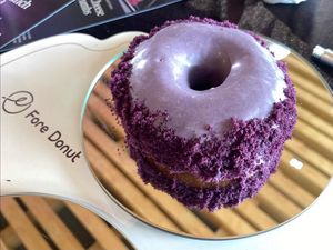 Baru! Ada Donat Labu Variasi Ube hingga Kacang yang Nutty di Sini