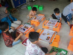 Hari Batik Nasional, Mengenalkan Batik Sejak Dini