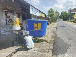 Kekeringan di Jembrana Meluas, Warga Cari Air Bersih ke Sungai