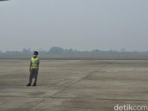 Kabut Asap Pekat Ganggu Penerbangan di Jambi, 9 Pesawat Terdampak