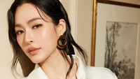 Pesona Lingling Kwong 'Wanita Tecantik Dunia 2026' di Show Dior, Paris