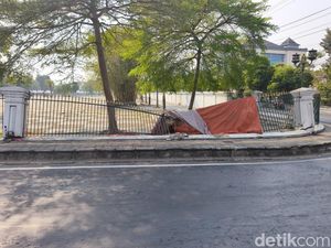 Terungkap Penyebab Mobil Tubruk Pagar Pura Mangkunegaran hingga Roboh