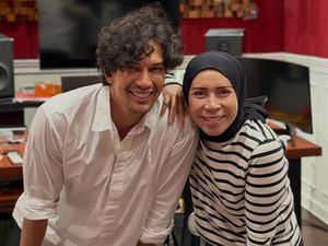Berdua Lebih Baik Dirilis Lagi Usai 16 Tahun, Melly Goeslaw Gandeng Dimas Beck