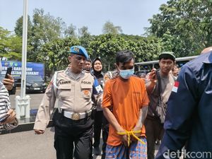 Tampang Lesu Gugun Pencuri Kabel Traffic Light di Bandung