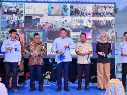 Gubernur Sulsel Dampingi Kepala BGN Resmikan SPPG Wilayah 3T di Takalar