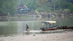 Pendangkalan Muara Batang Anai Ganggu Aktivitas Nelayan