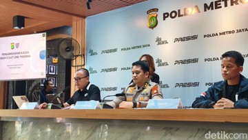 Polda Metro Bongkar Kasus Pembobolan Kartu Kredit Modus SMS Blast