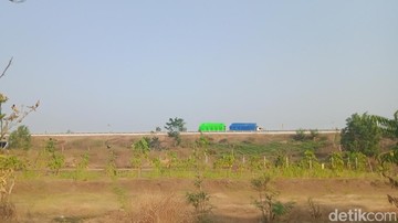 Pasutri Jadi Korban Tabrak Lari hingga Tewas Saat Ganti Ban di Tol Klaten