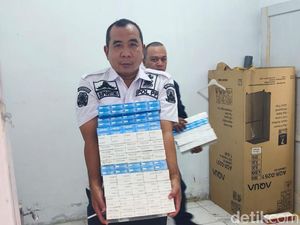 Satpol PP Cirebon Sita 227 Ribu Batang Rokok Ilegal